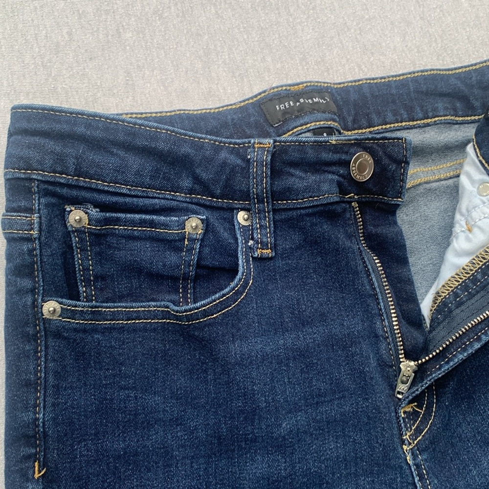FREE ASSEMBLY Blue Straight Leg Jeans with Classic Style - Picture 7 of 15